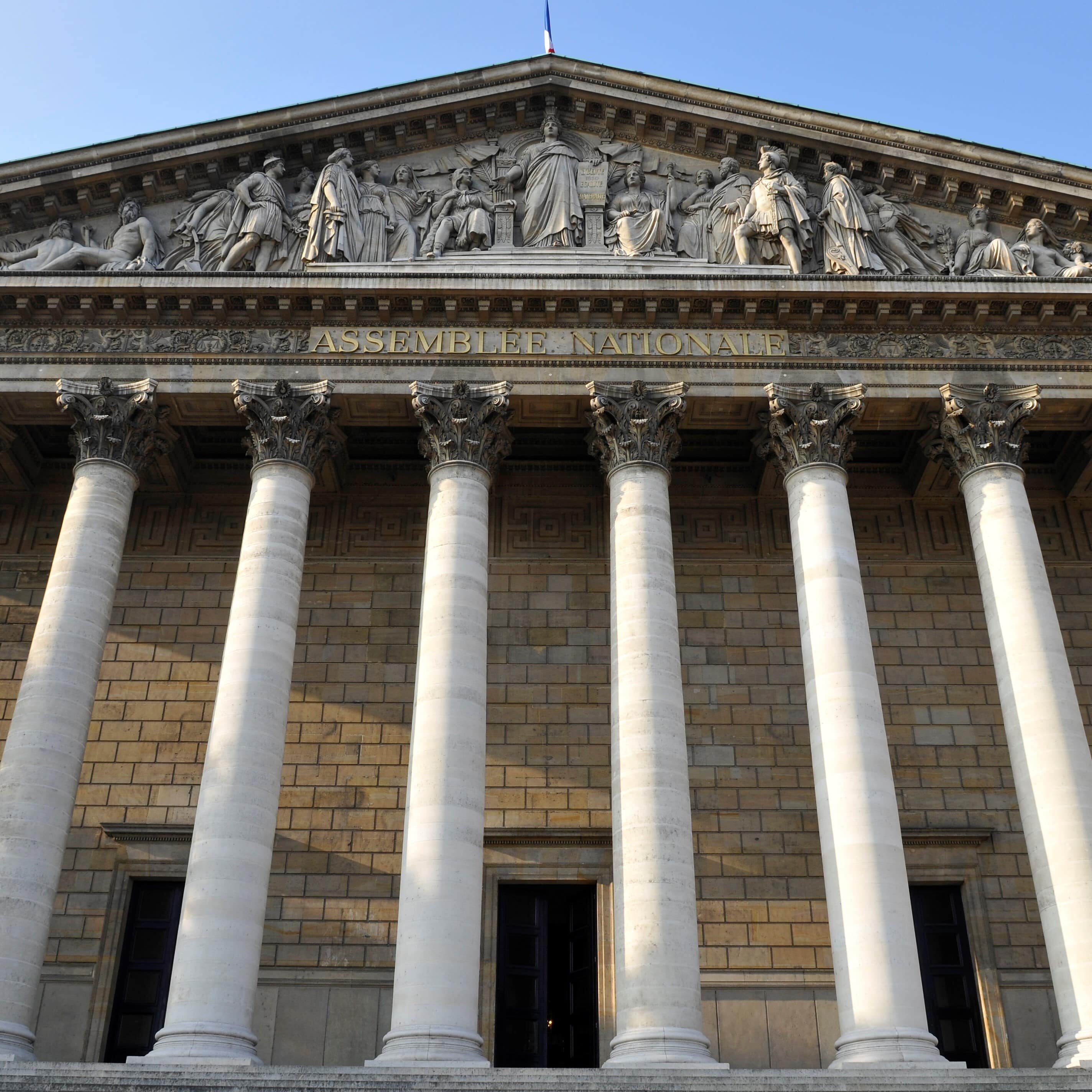 19/09/2008 : Le peristyle, la colonnade et le fronton du Palais Bourbon façade