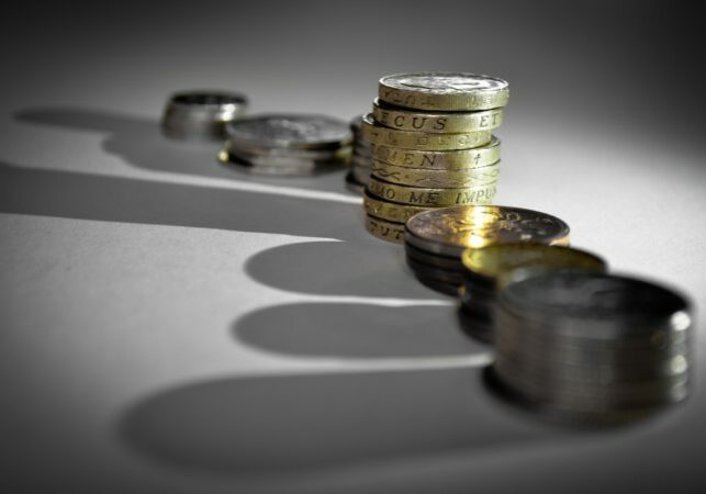 cash_coins_pounds_money_finance_currency_shadow_economy-1041345 (1)